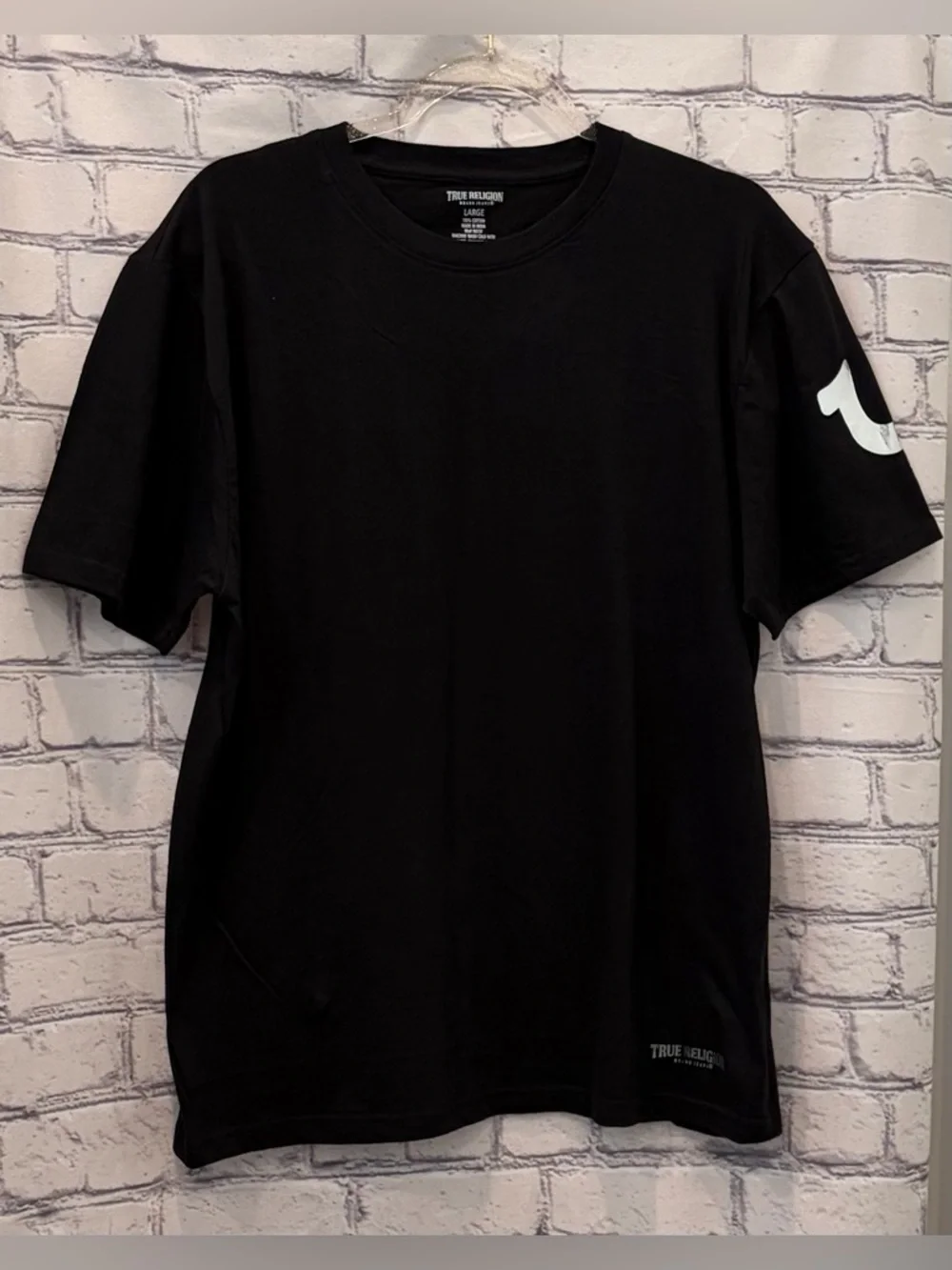 True Religion Size :L Black Short Sleeve Tee  Silver Foil Accent 100%  Cotton
